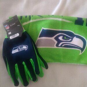 Seattle Seahawks NFL Workout Sport Utility Gloves & Gym Towel Set - New w/Tags